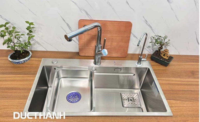 Combo bộ chậu 1 hố Roslerer RL04-7545 NEW  và vòi rút   ( Inox 304)